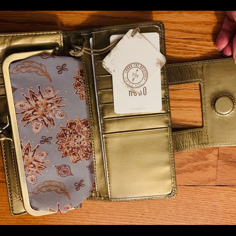 Hobo gold wallet new with tags